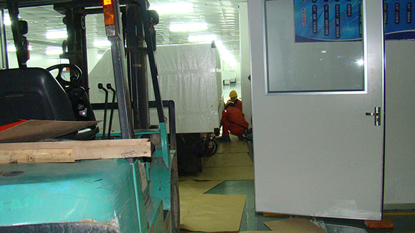 PCB成型機設(shè)備搬運案例 PCB成型機設(shè)備搬運案例